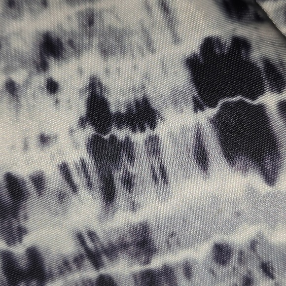 Like Dreams Tie-Dye Slingpack - Picture 15 of 16